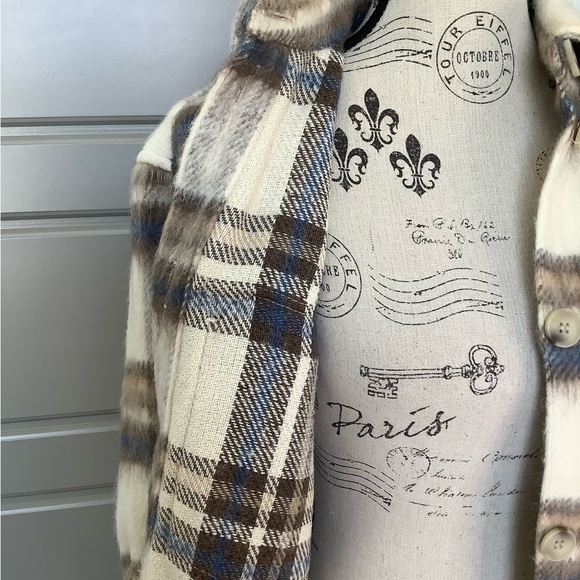 🤎 Plaid H&M Shacket 🤎 - Picture 10 of 11